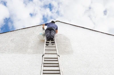 Peinture extérieure à Locunolé — façades et ravalement
